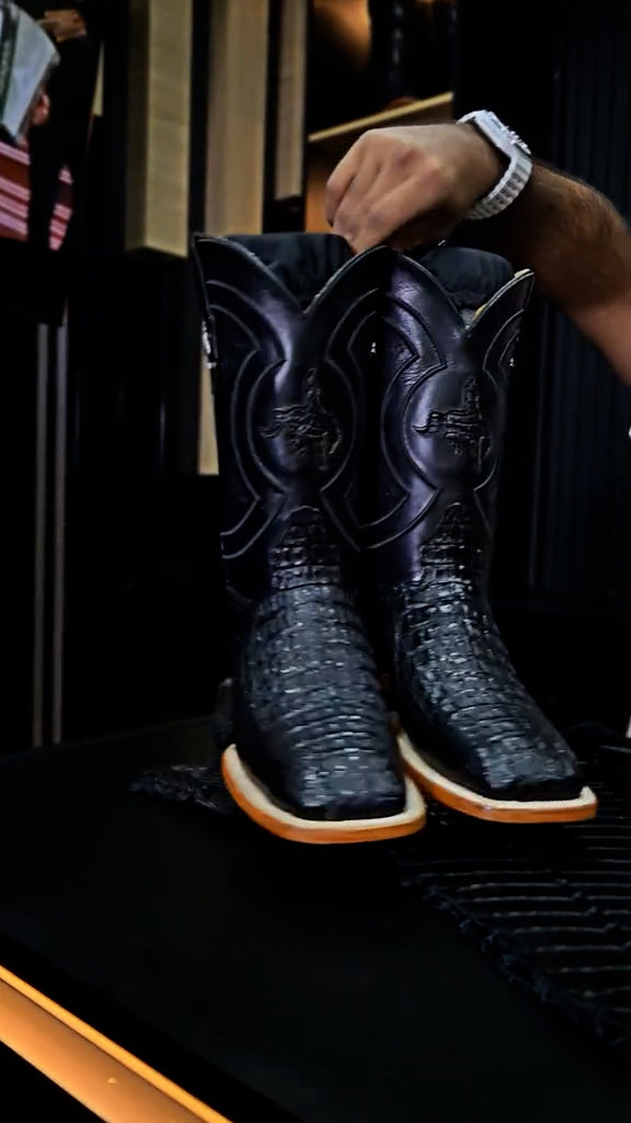 Bull CH1 Cowboy Boots